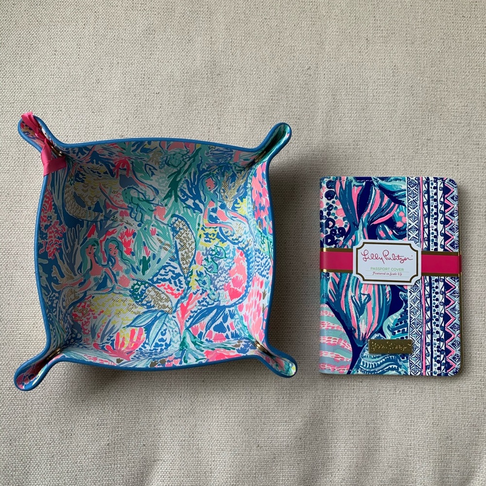 Lilly Pulitzer passport cover and valet set